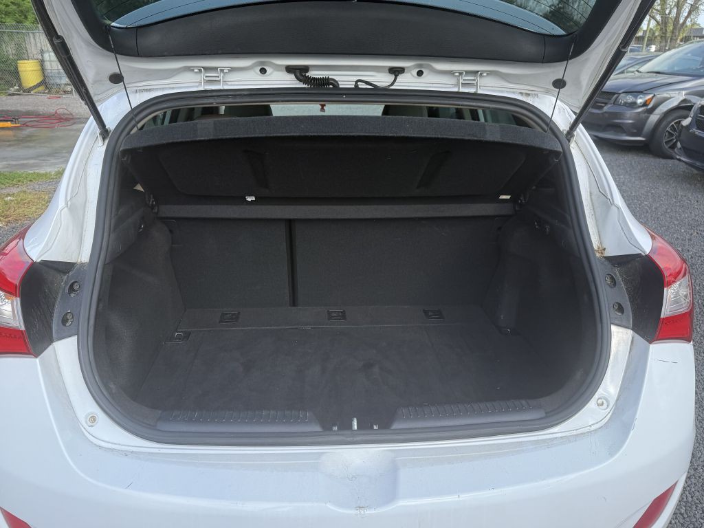 2014 Hyundai Elantra Image 11