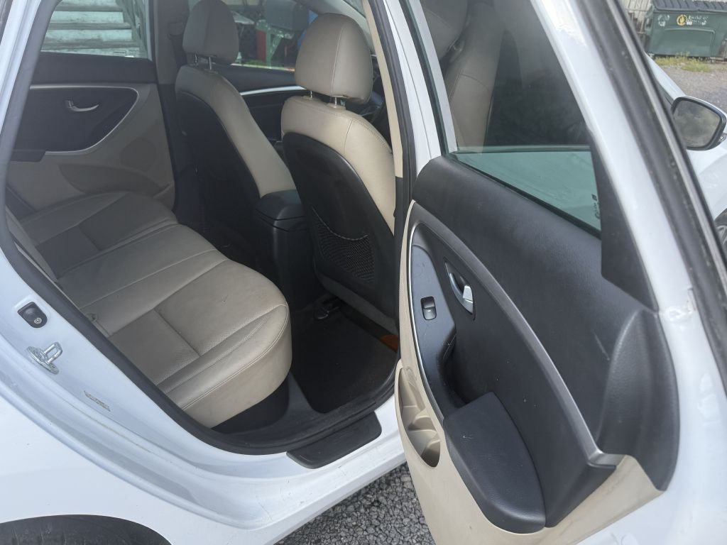 2014 Hyundai Elantra Image 13