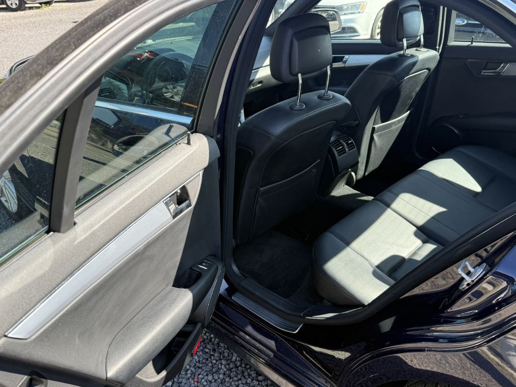 2009 Mercedes-Benz C-Class Image 11