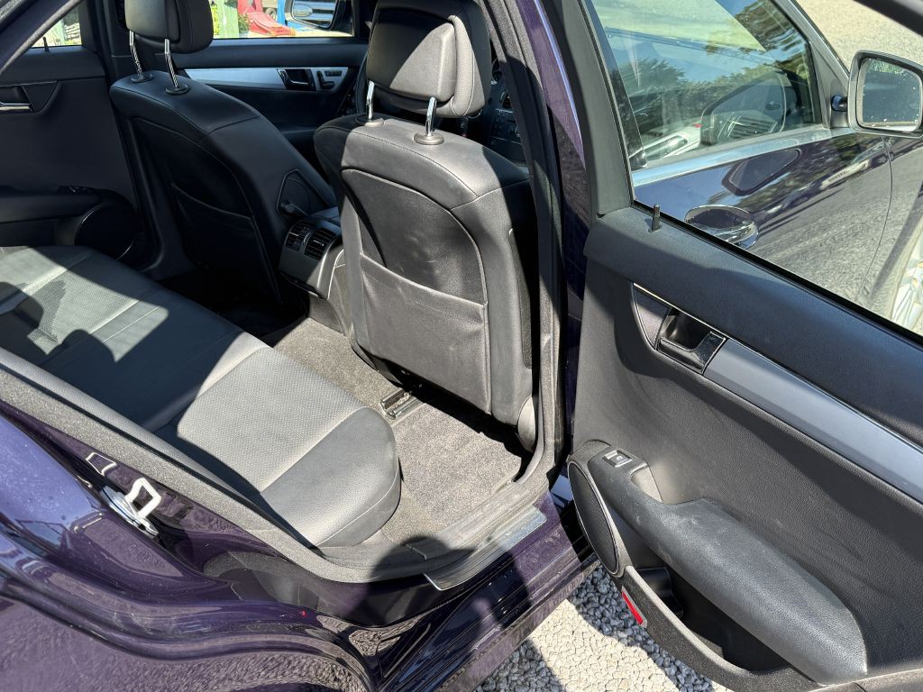 2009 Mercedes-Benz C-Class Image 14