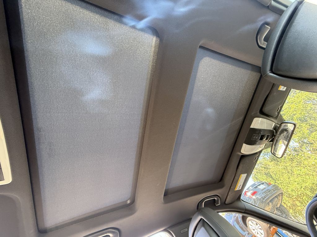 2009 Mercedes-Benz C-Class Image 17