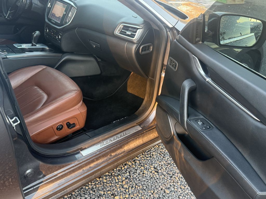 2015 Maserati Ghibli Image 12