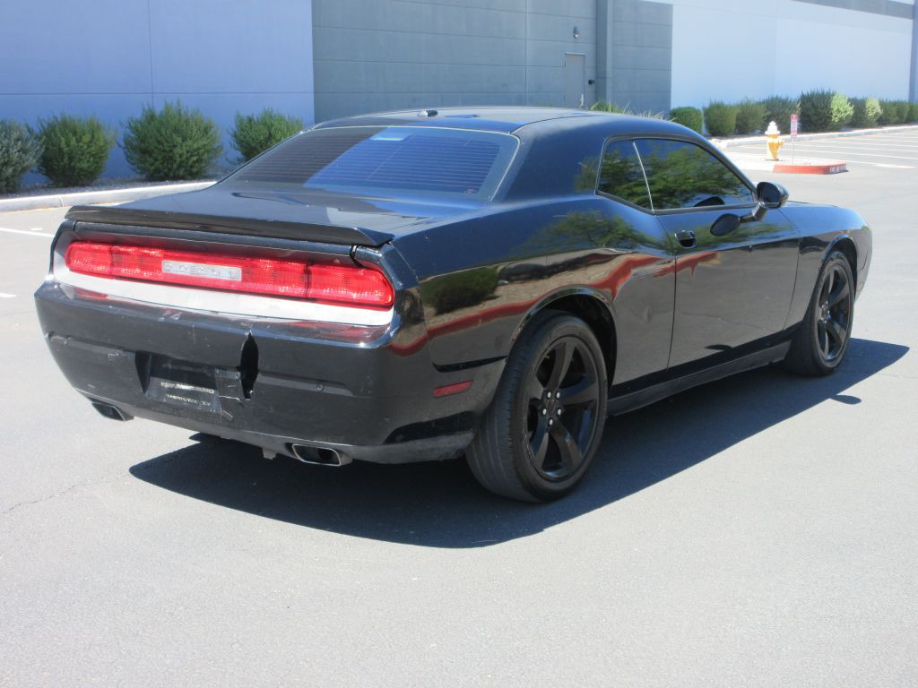 2014 Dodge Challenger Image 3