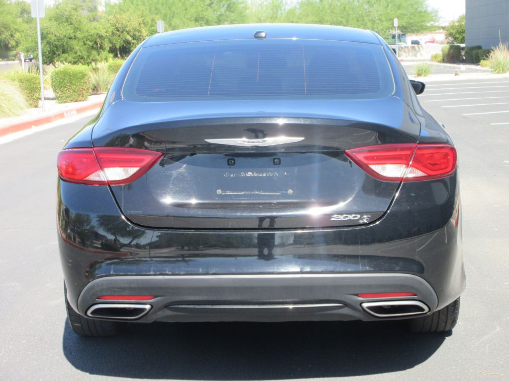 2015 Chrysler 200 Image 4