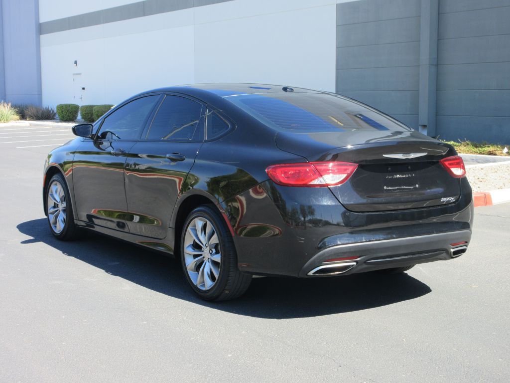 2015 Chrysler 200 Image 5