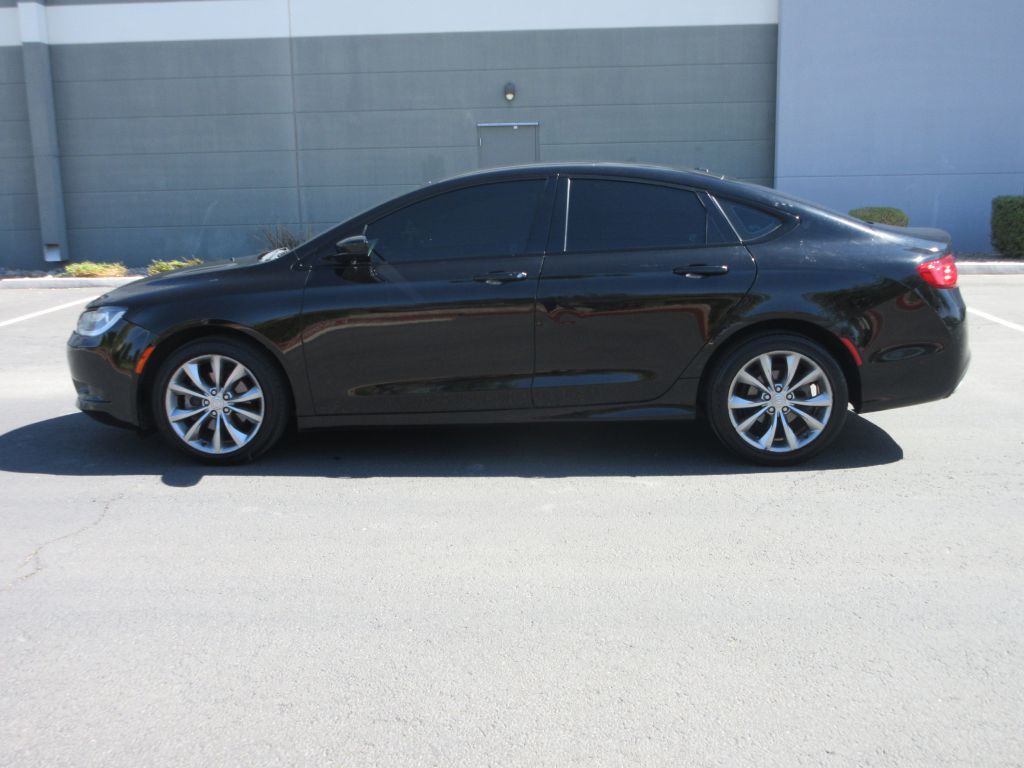 2015 Chrysler 200 Image 6