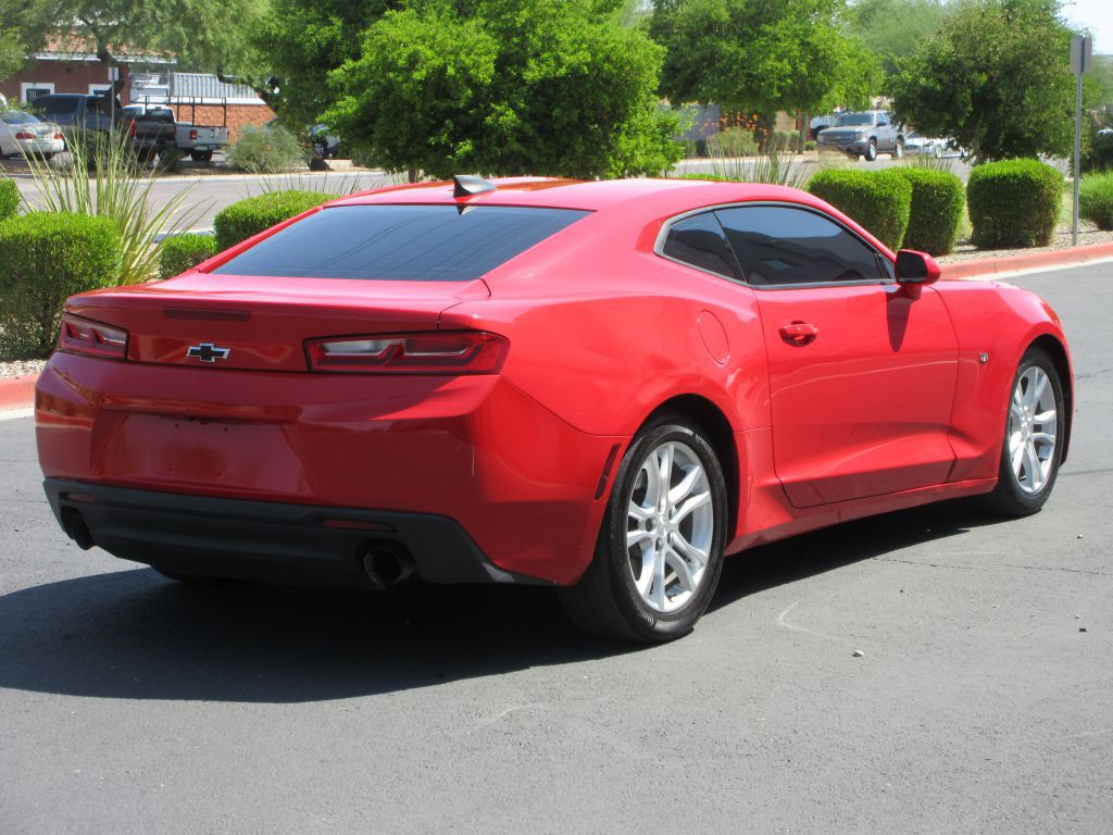 2018 Chevrolet Camaro Image 3
