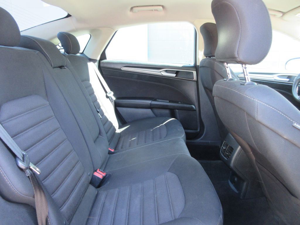 2018 Ford Fusion Image 12