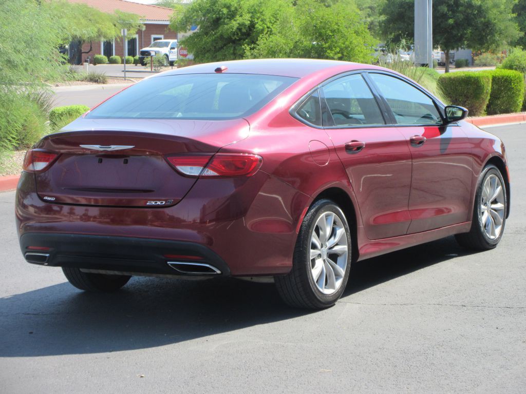 2015 Chrysler 200 Image 3