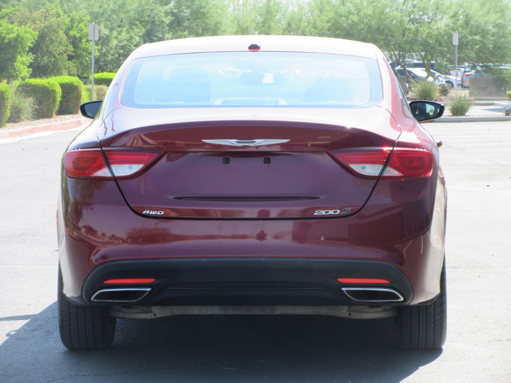 2015 Chrysler 200 Image 4