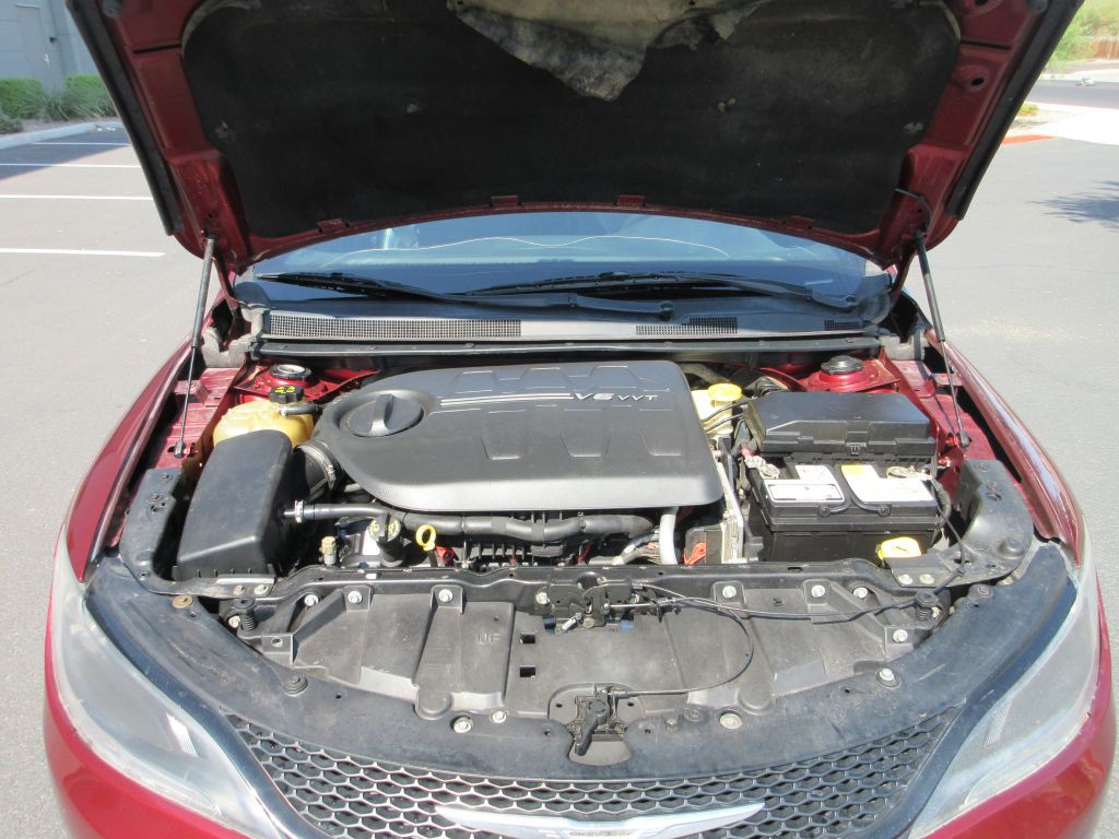 2015 Chrysler 200 Image 14