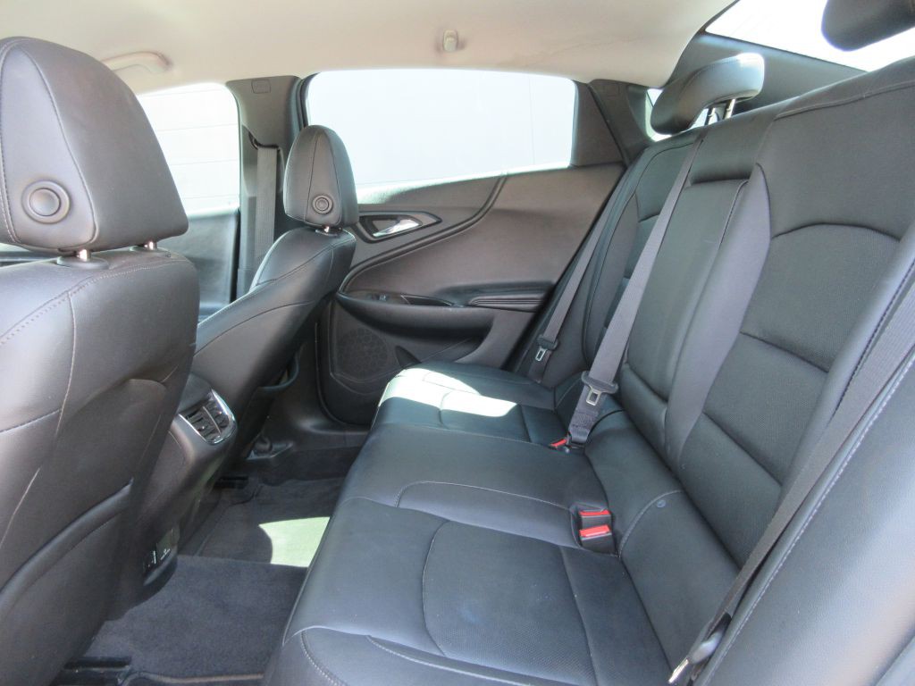 2016 Chevrolet Malibu Image 10