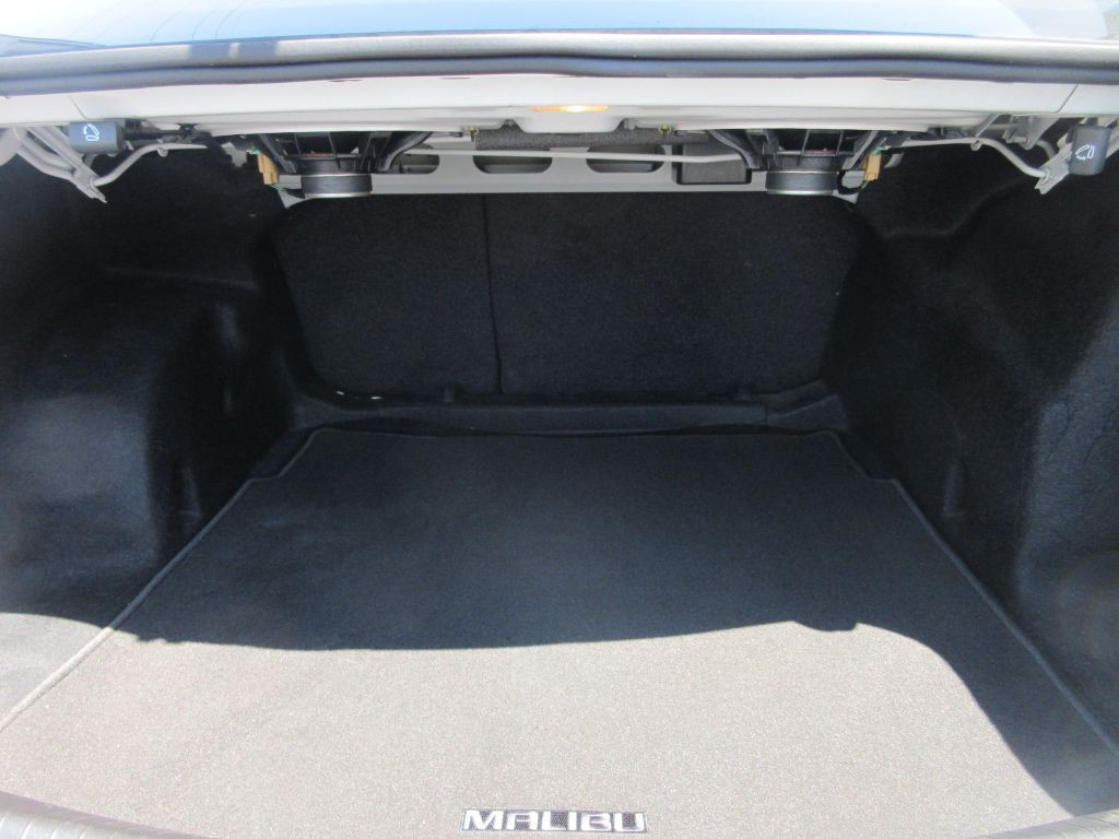 2016 Chevrolet Malibu Image 11