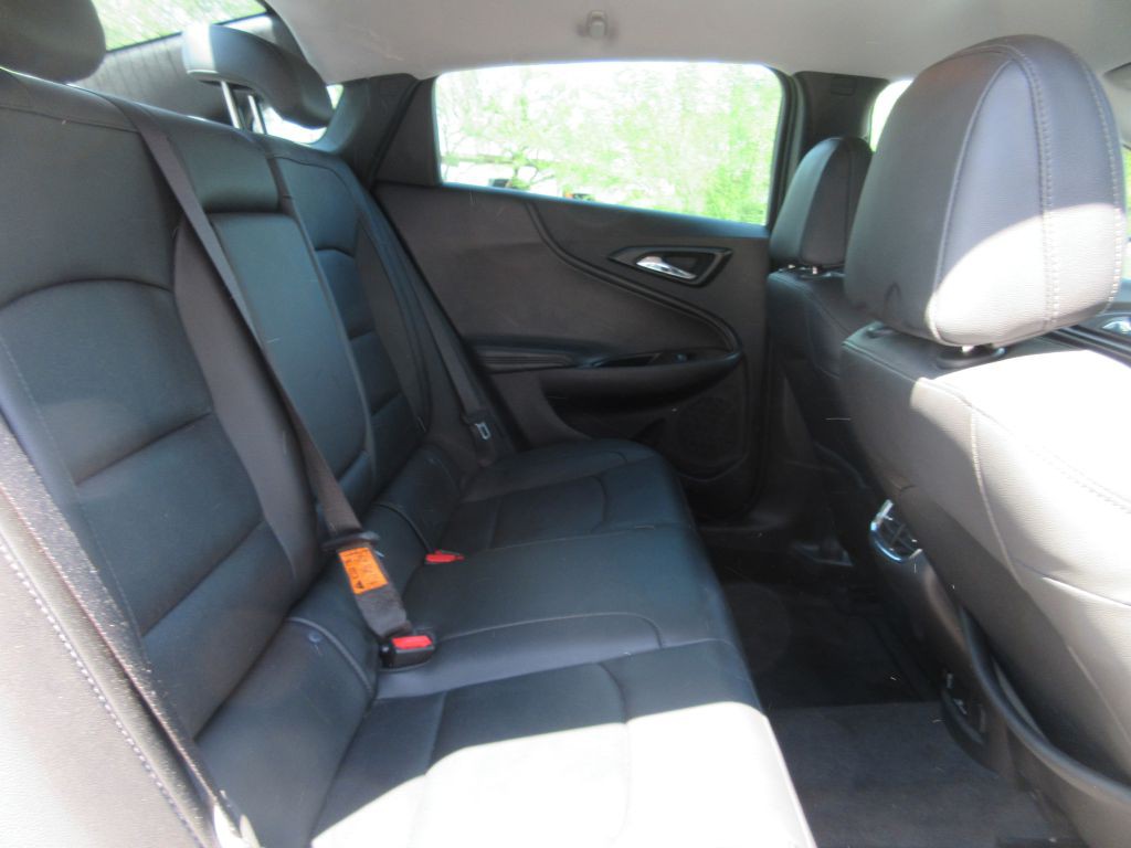 2016 Chevrolet Malibu Image 12