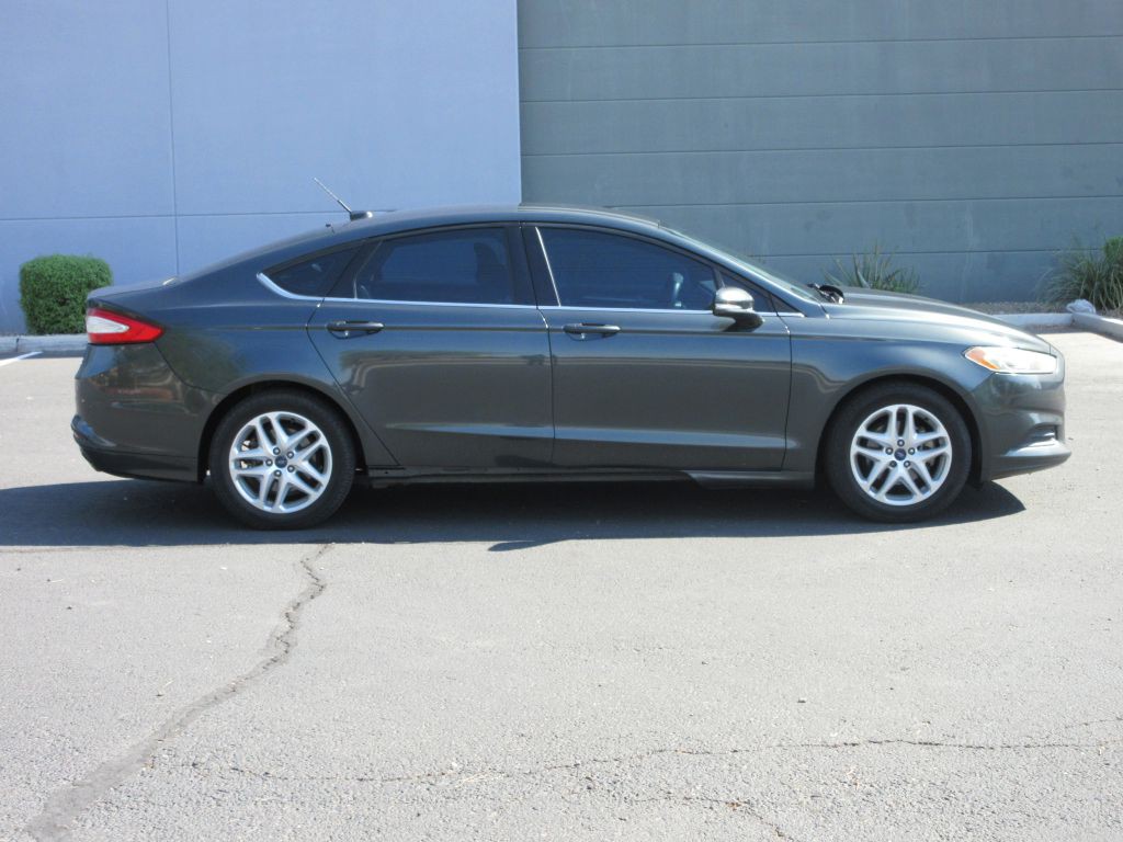 2015 Ford Fusion Image 2