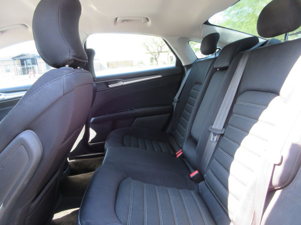 2015 Ford Fusion Image 10