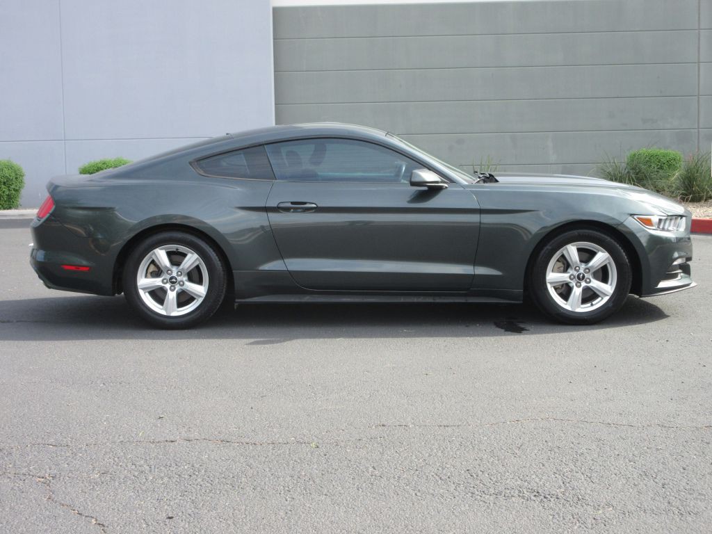 2015 Ford Mustang Image 2