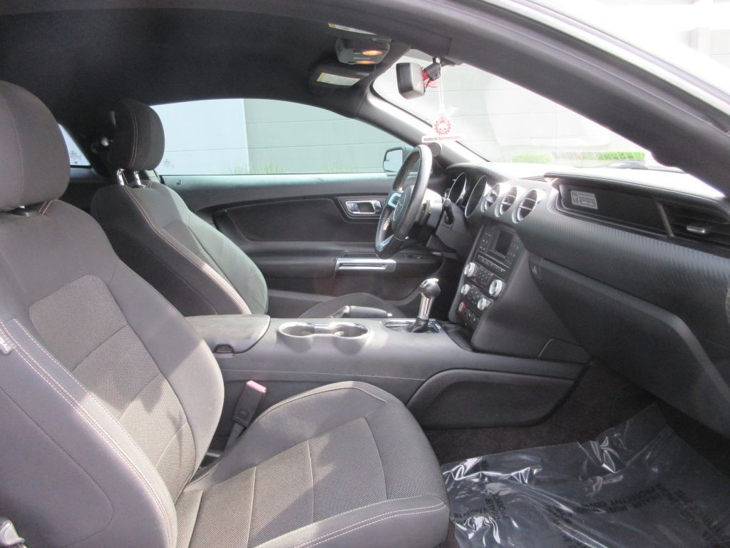 2015 Ford Mustang Image 14