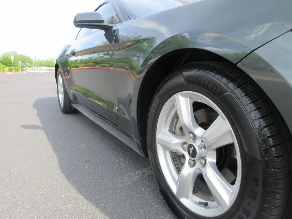 2015 Ford Mustang Image 19