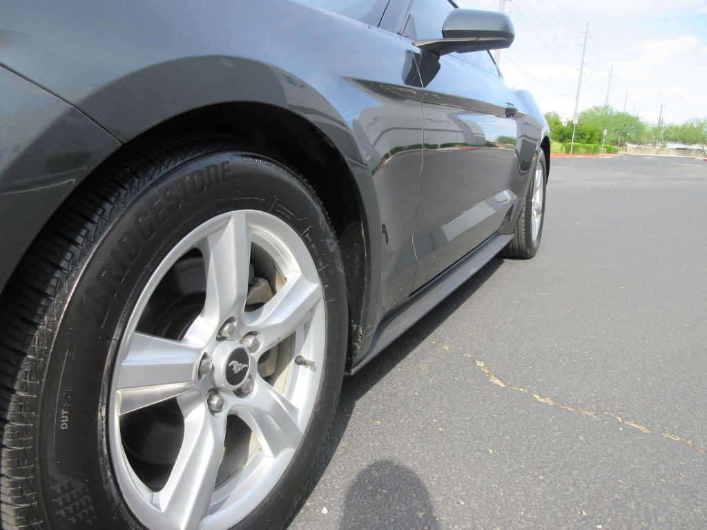 2015 Ford Mustang Image 20