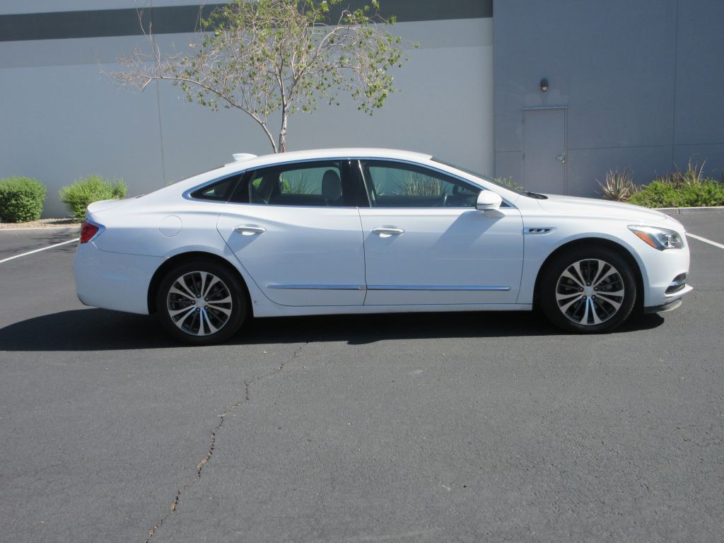 2017 Buick Lacrosse Image 2