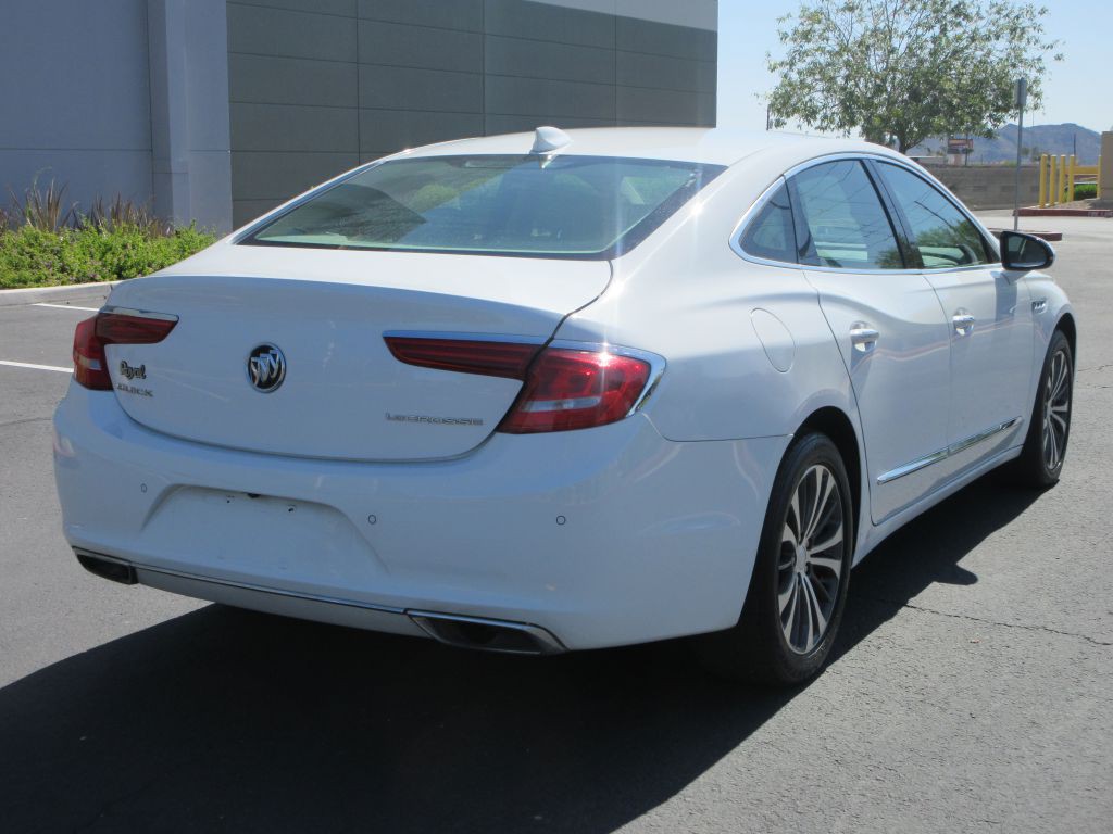 2017 Buick Lacrosse Image 3
