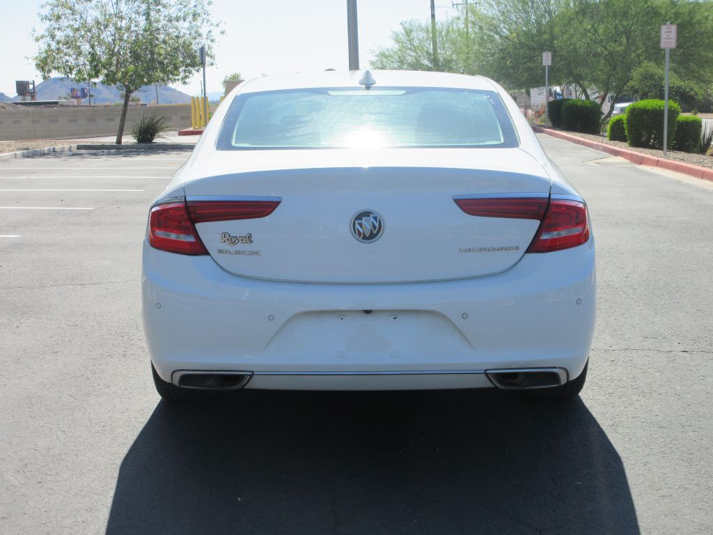 2017 Buick Lacrosse Image 4