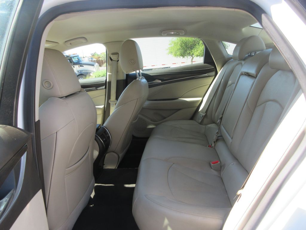 2017 Buick Lacrosse Image 10