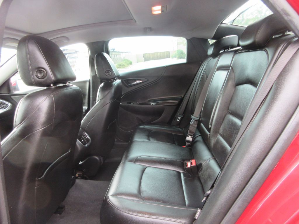 2016 Chevrolet Malibu Image 10