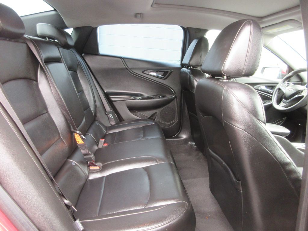 2016 Chevrolet Malibu Image 12