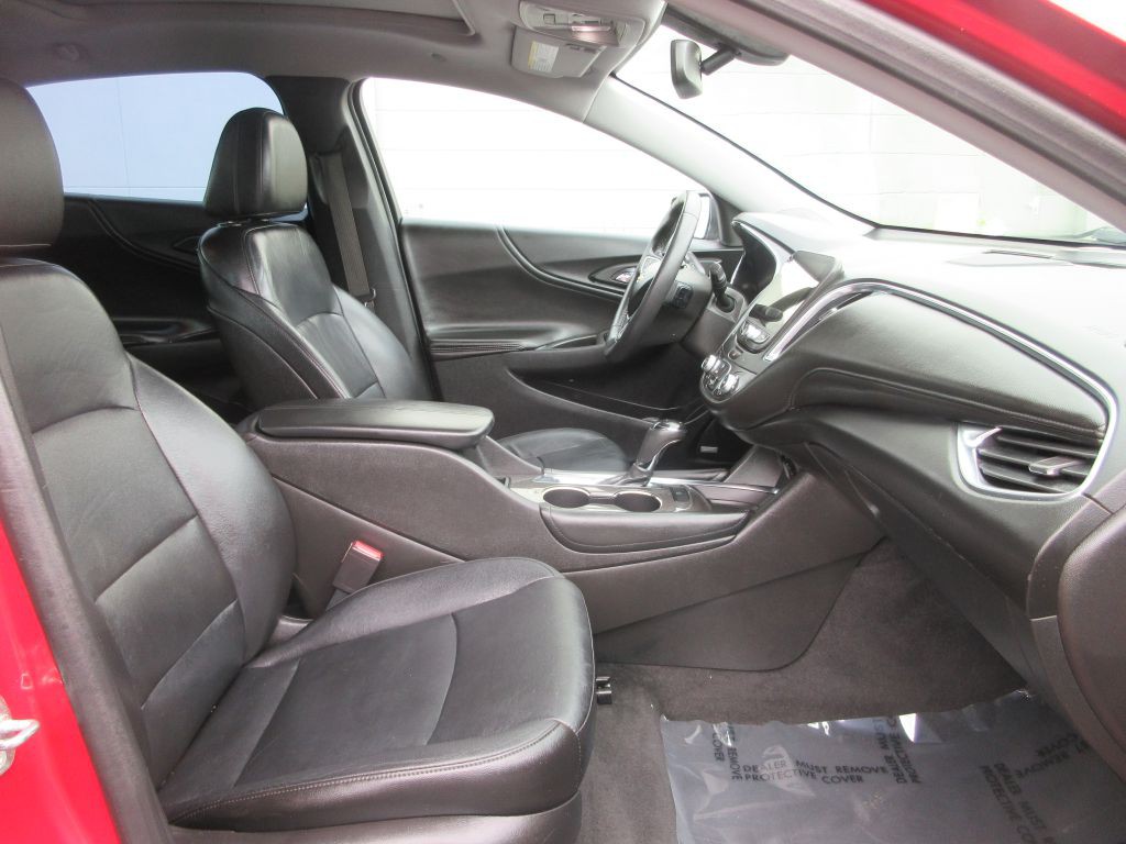 2016 Chevrolet Malibu Image 13