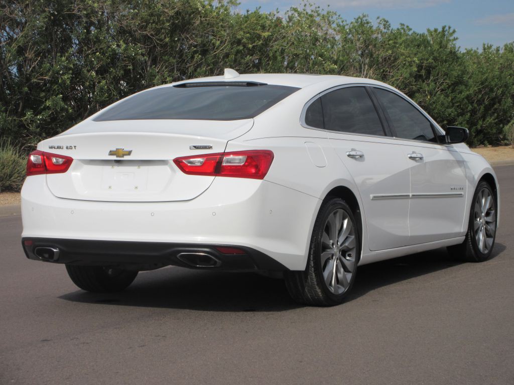 2017 Chevrolet Malibu Image 3