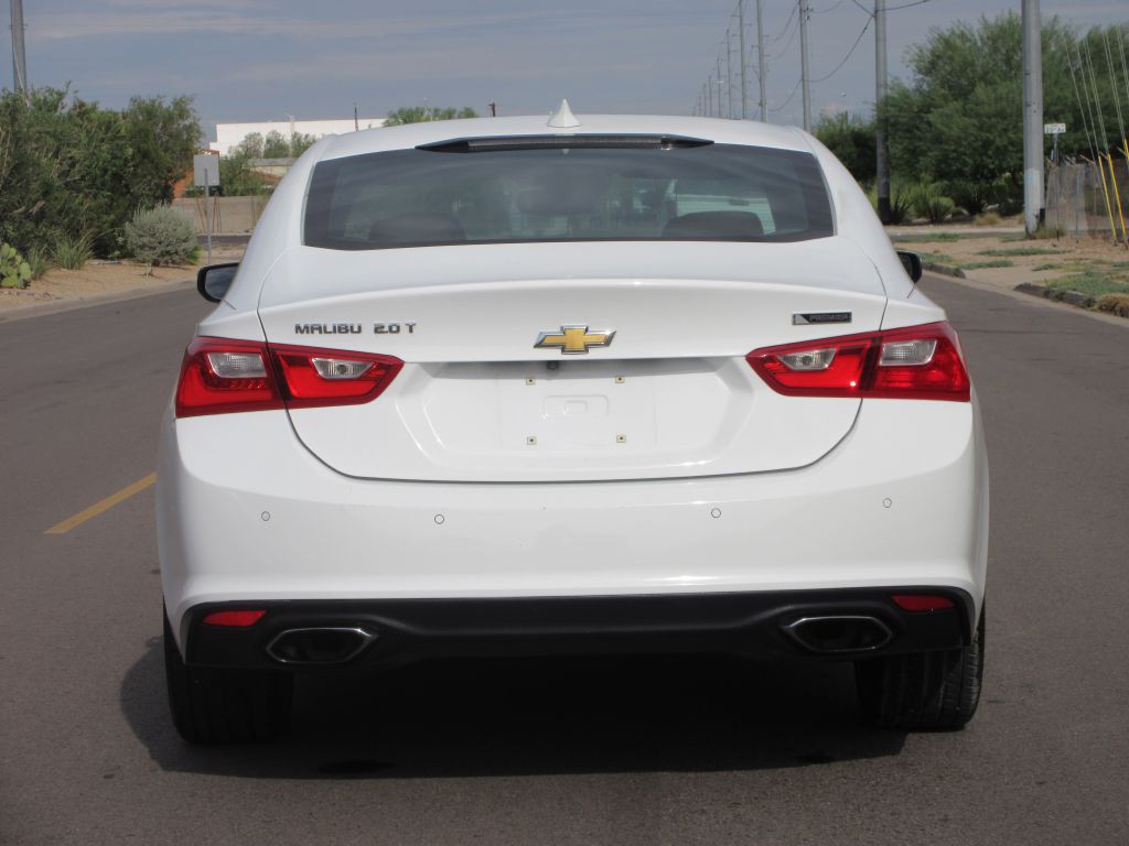2017 Chevrolet Malibu Image 4