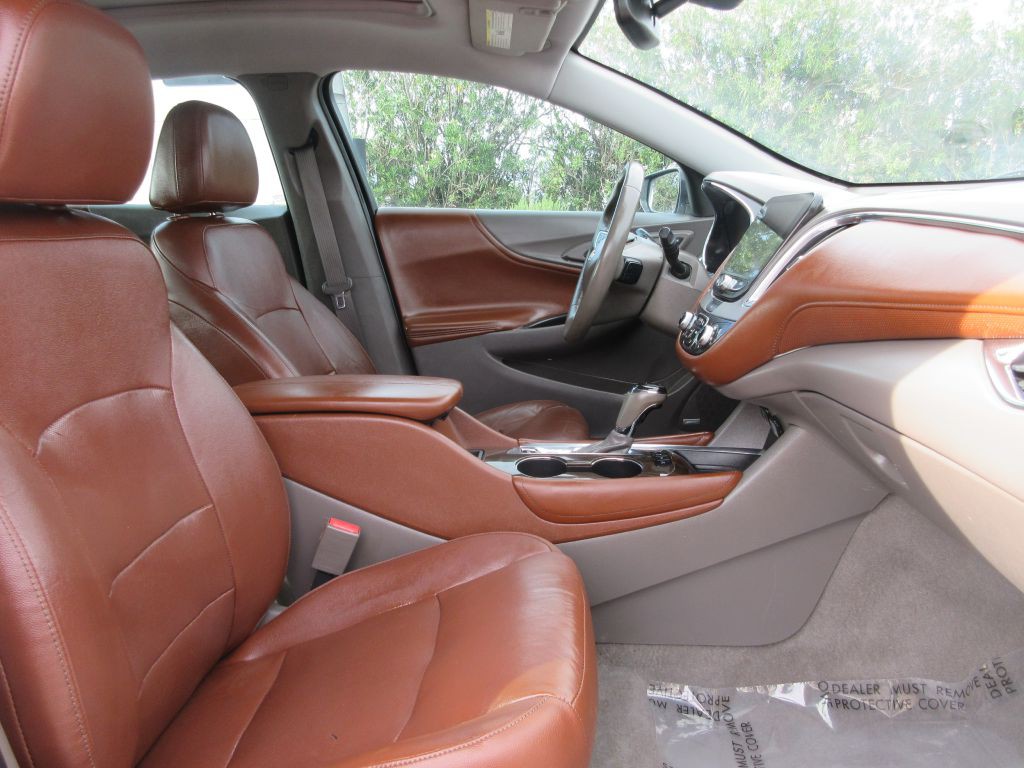 2017 Chevrolet Malibu Image 14