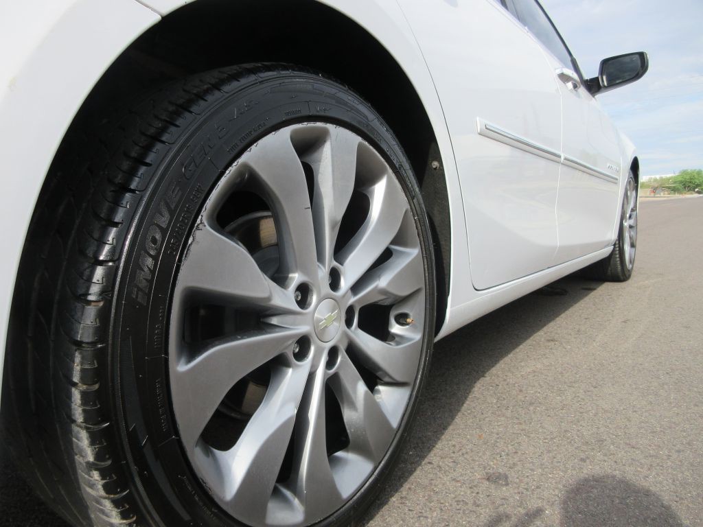 2017 Chevrolet Malibu Image 15