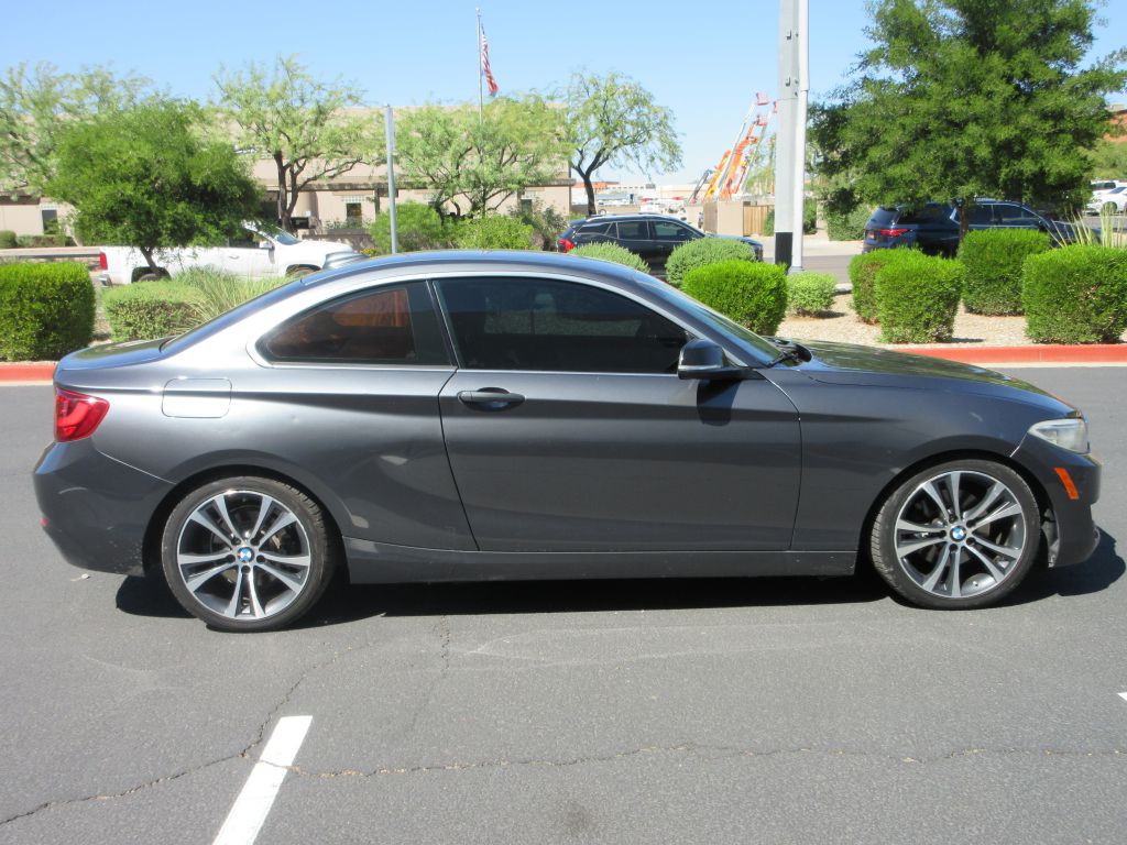 2014 BMW 2 Series Image 2