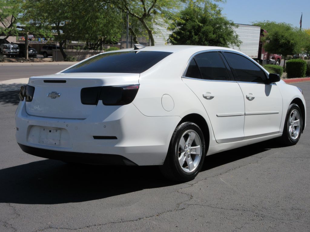 2015 Chevrolet Malibu Image 3