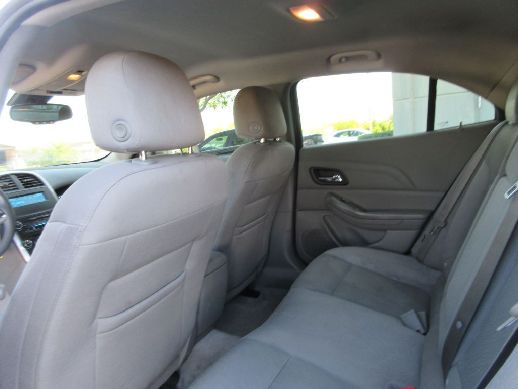2015 Chevrolet Malibu Image 10