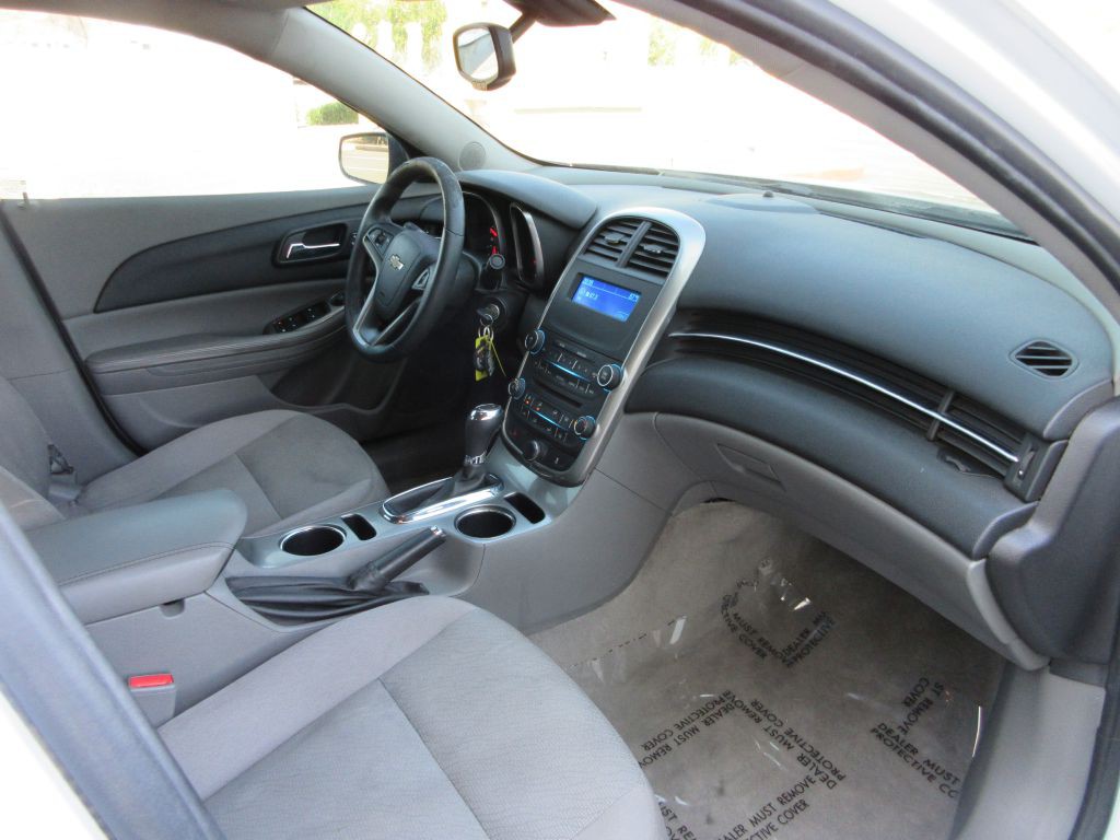 2015 Chevrolet Malibu Image 13