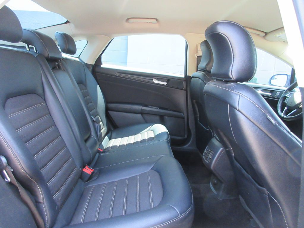 2018 Ford Fusion Image 12