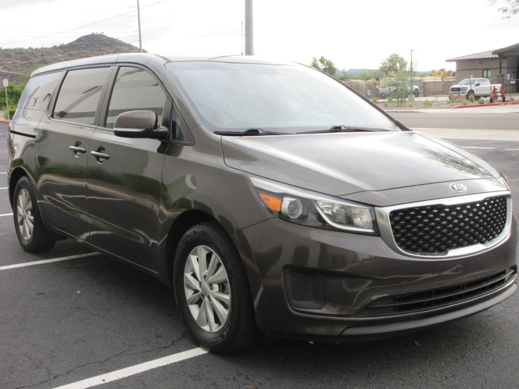2017 Kia Sedona Image 1