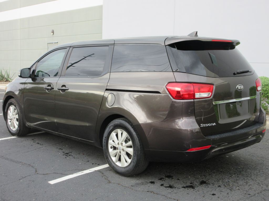 2017 Kia Sedona Image 5