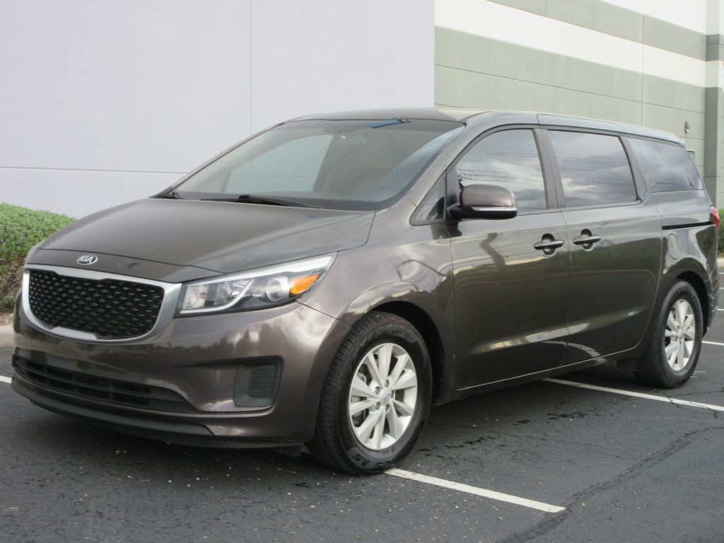 2017 Kia Sedona Image 7