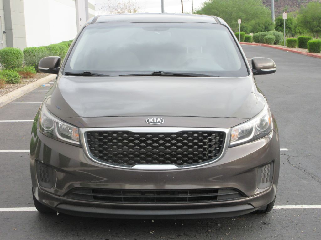 2017 Kia Sedona Image 8