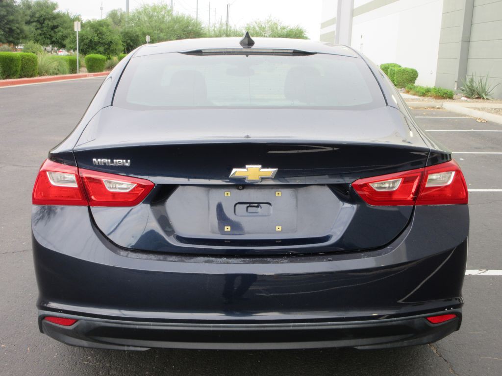 2018 Chevrolet Malibu Image 4