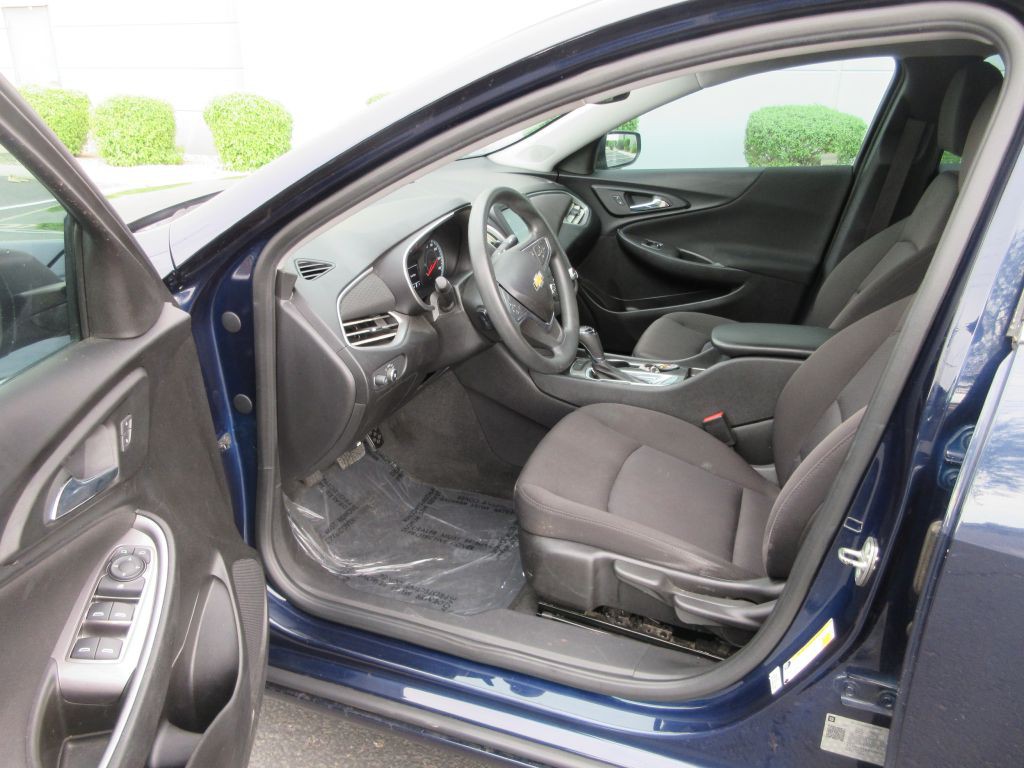 2018 Chevrolet Malibu Image 9