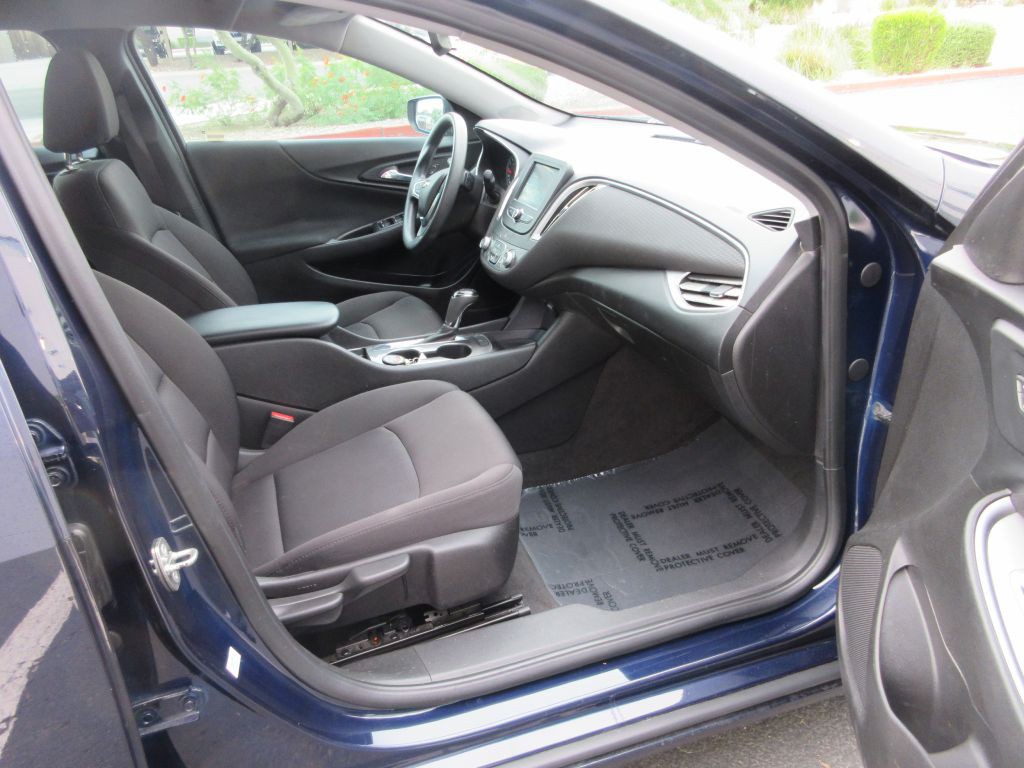 2018 Chevrolet Malibu Image 13