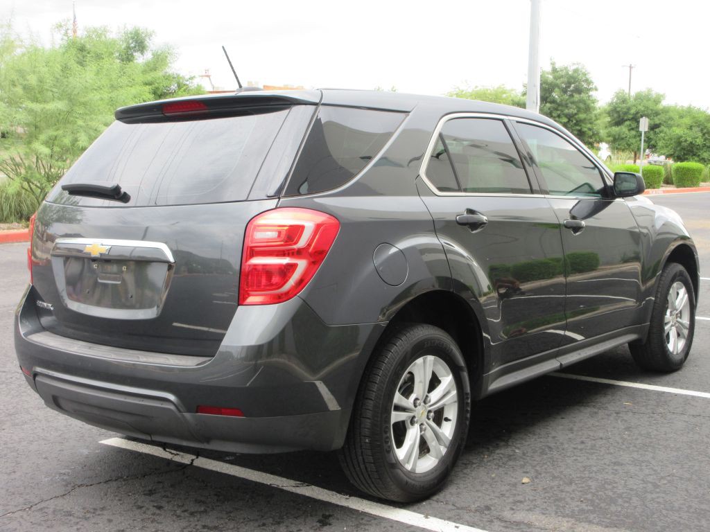 2017 Chevrolet Equinox Image 3