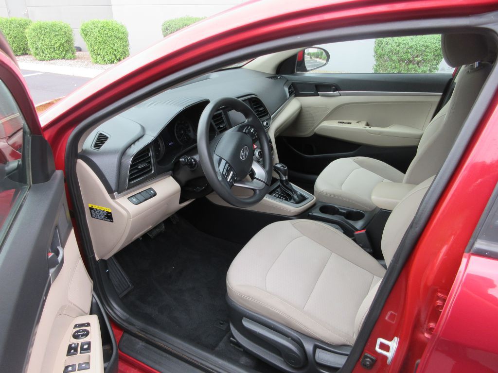 2019 Hyundai Elantra Image 9