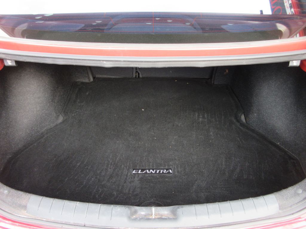 2019 Hyundai Elantra Image 11